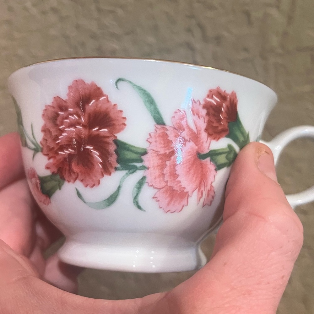 JANUARY Vintage AVON 1991 ‘Blossoms of the Month’ January Teacup & Saucer - Picture 2 of 10